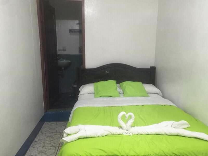 סן קריסטובל Hostal Albatros מראה חיצוני תמונה